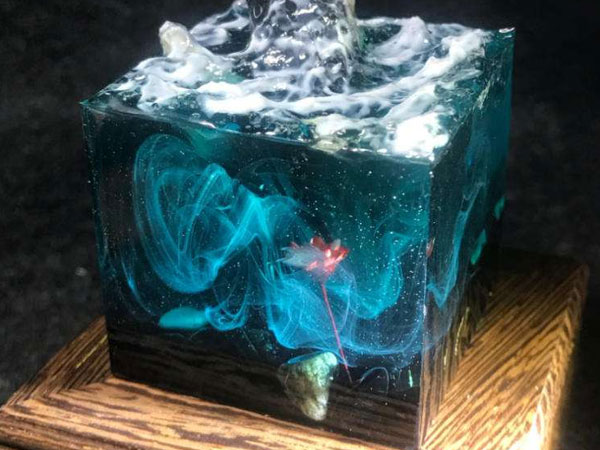 水晶滴膠與樹脂膠有什么關(guān)系，區(qū)別是什么
